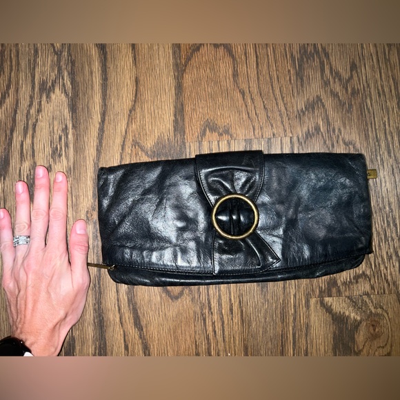 HOBO International Soft Leather Magnetic clasp Bag - Picture 2 of 6